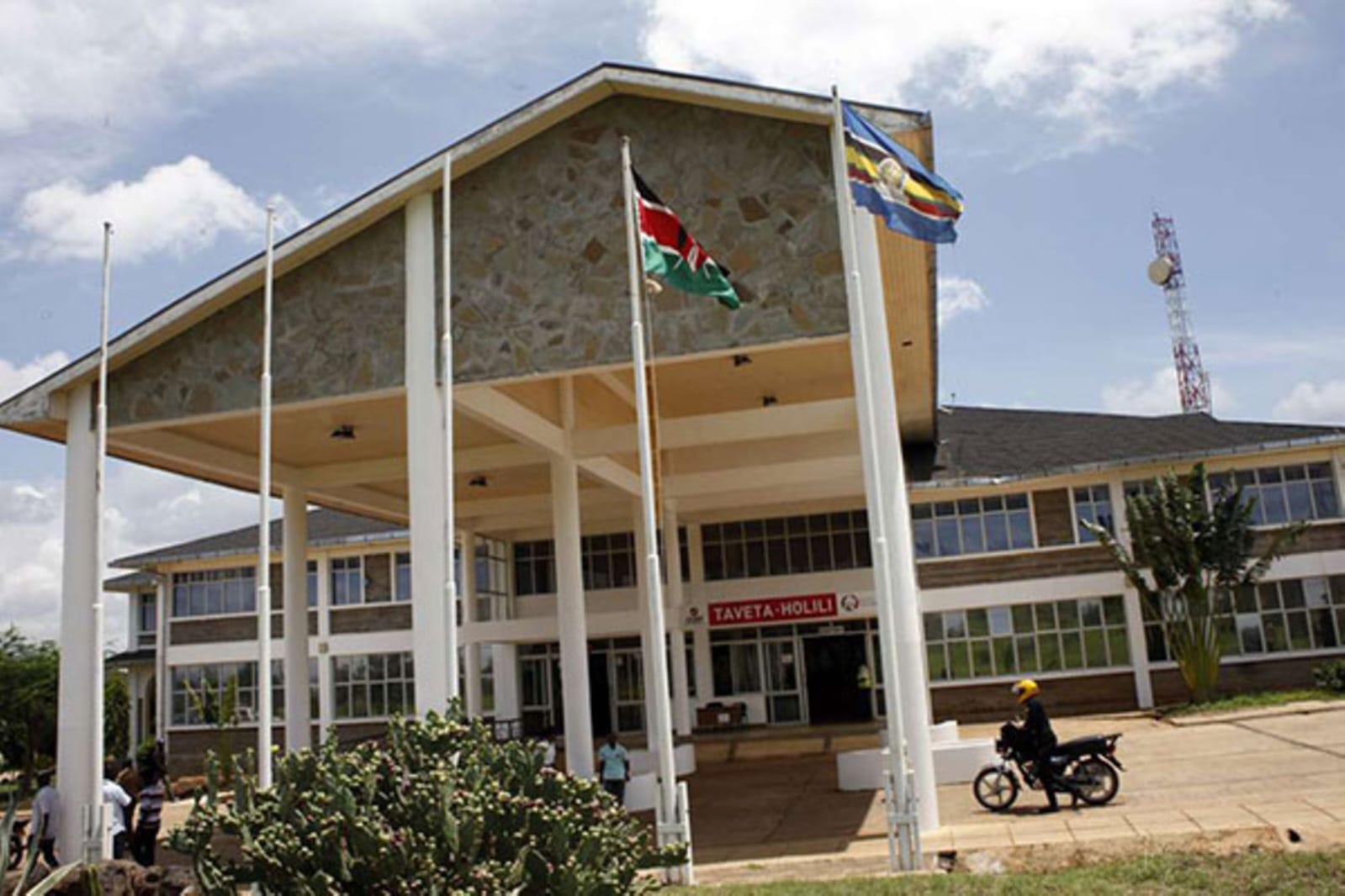 Taveta-Holili Border photo one